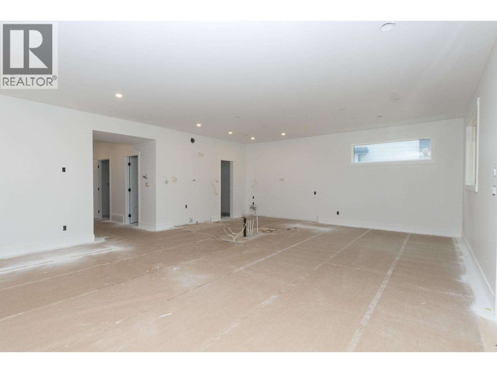  1500 21 Street Northeast, Salmon Arm
