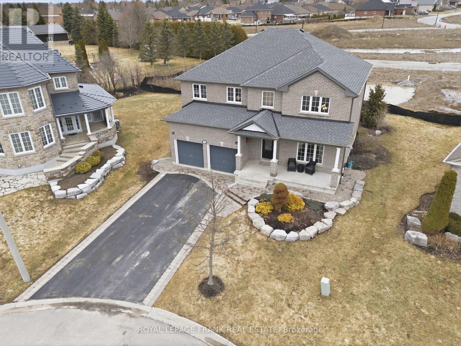 8 KYLE COURT - 41