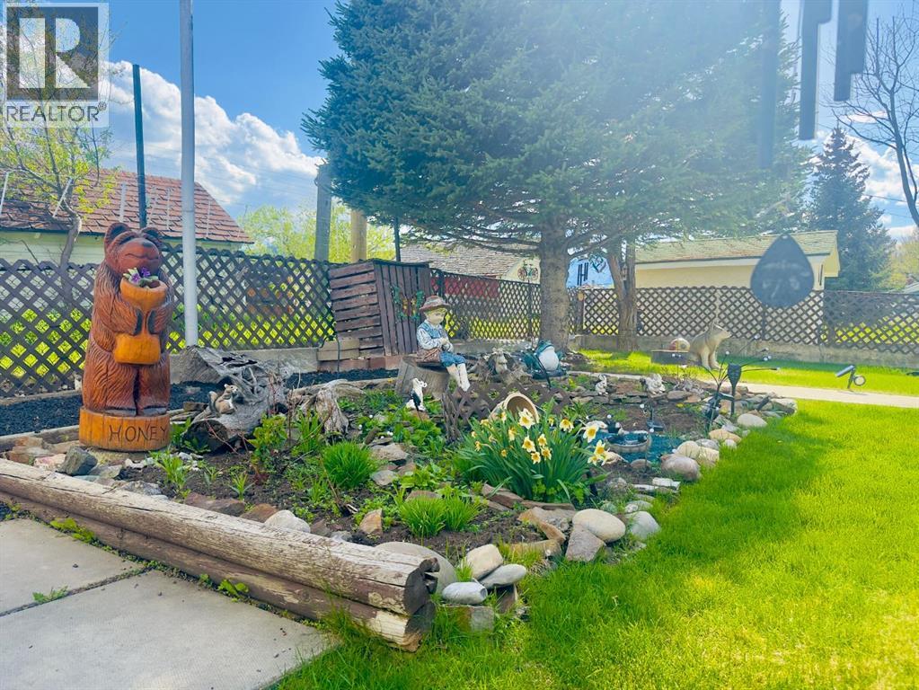 7710 24 Avenue - 5