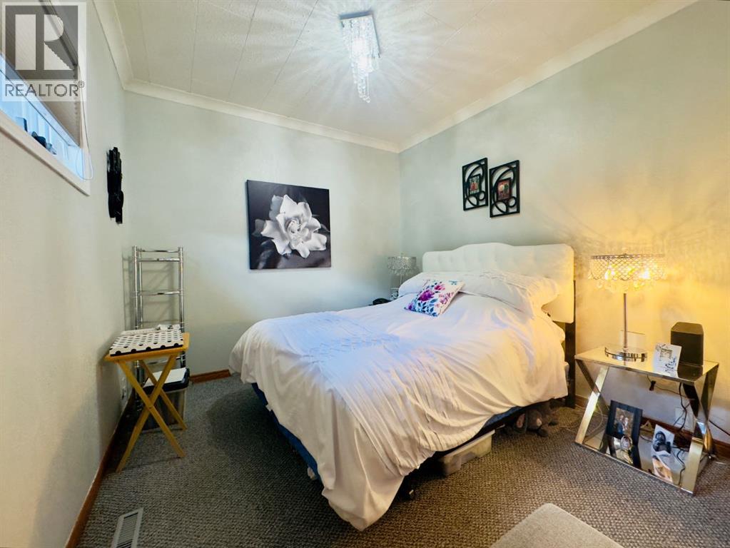 7710 24 Avenue - 15