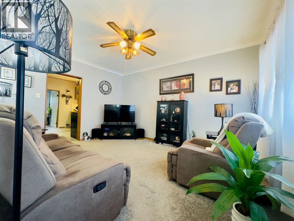 7710 24 Avenue - 10