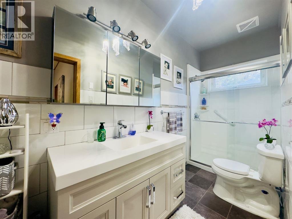 7710 24 Avenue - 17