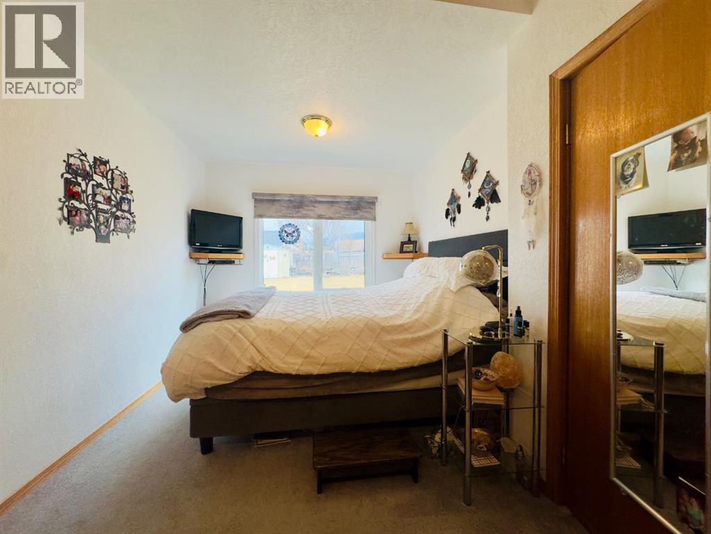 7710 24 Avenue - 12