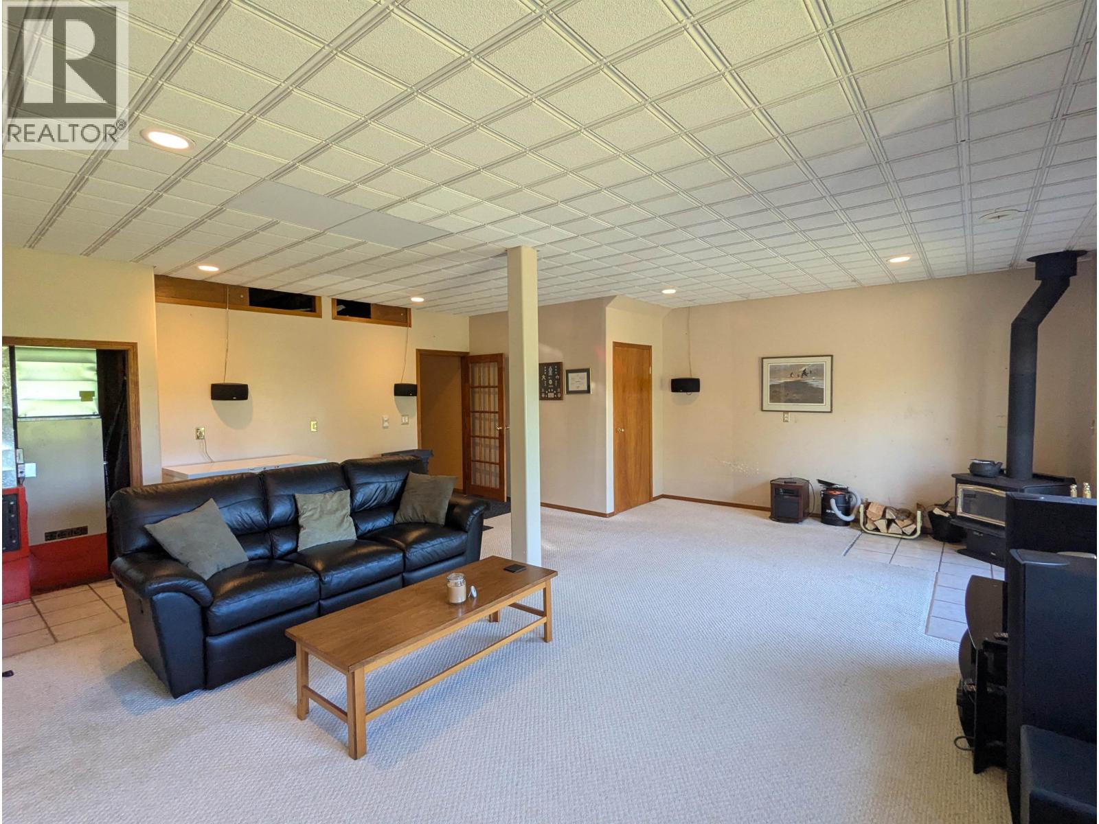 8516 BLUFF ROAD - 10