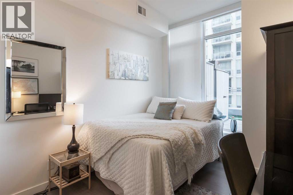 #803 108 Waterfront Court SW - 25