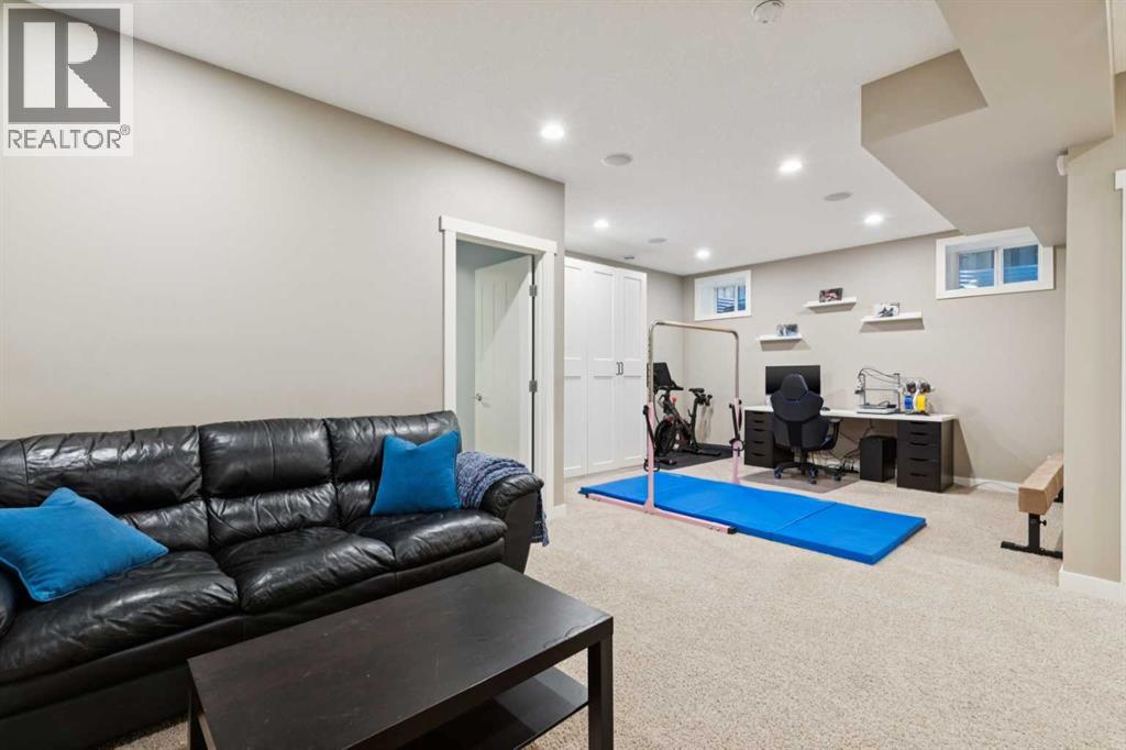 52 Marquis Crescent SE - 40