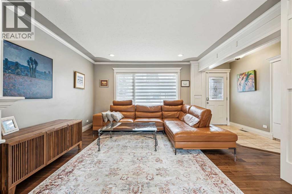 315 45 Avenue SW - 4