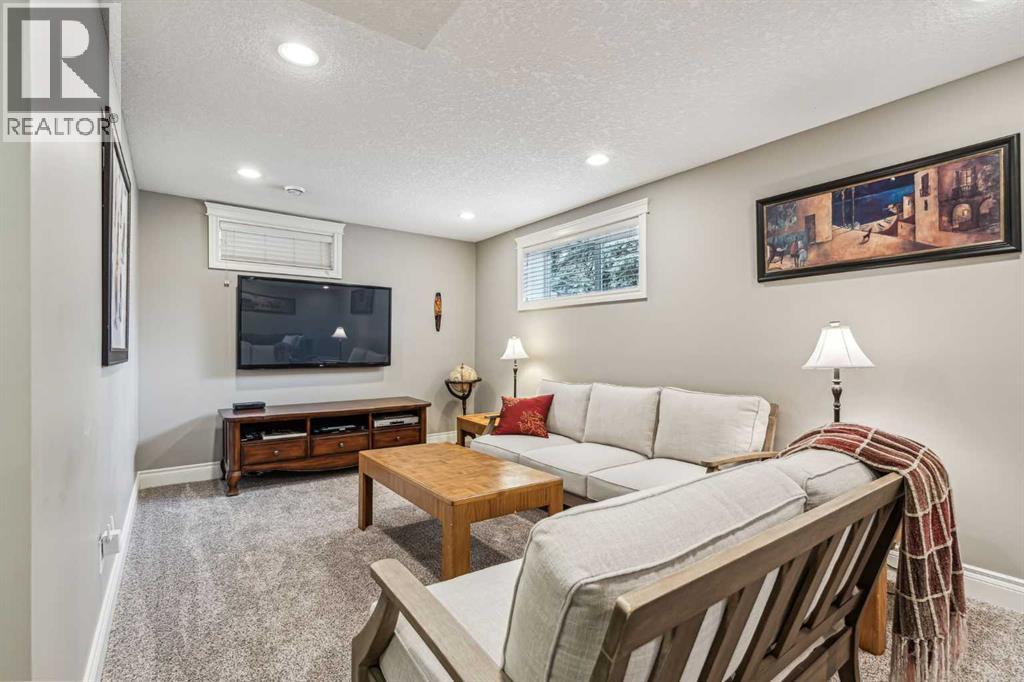 315 45 Avenue SW - 26