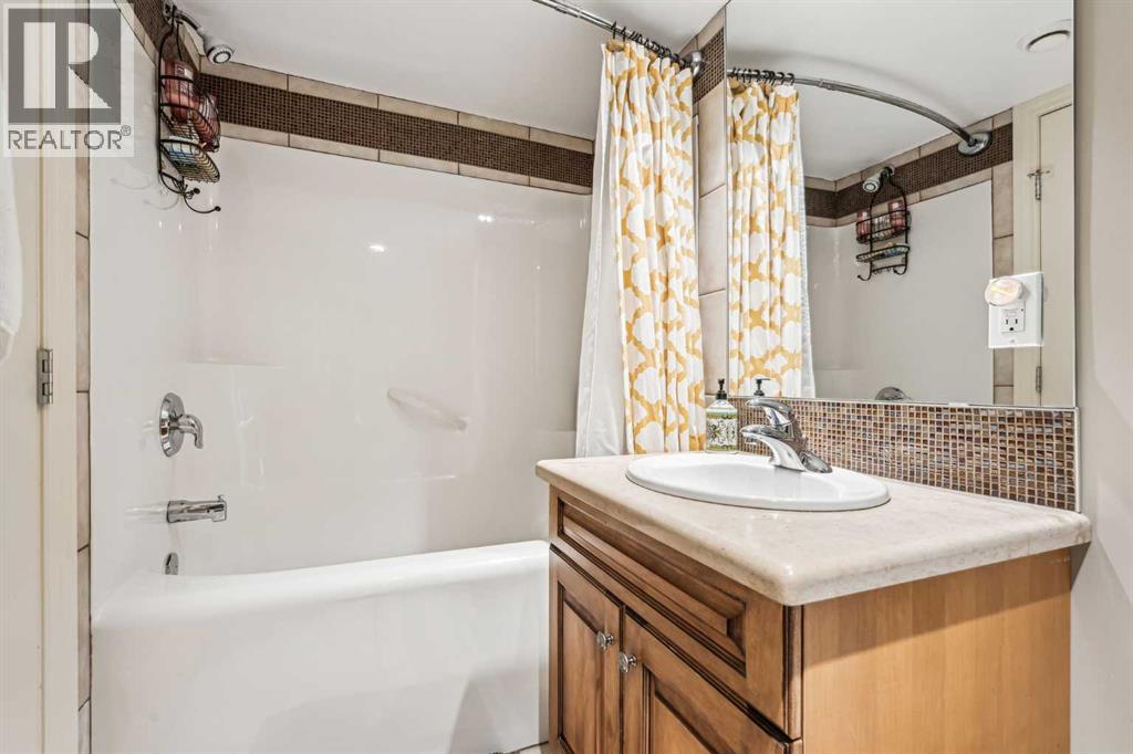 315 45 Avenue SW - 31