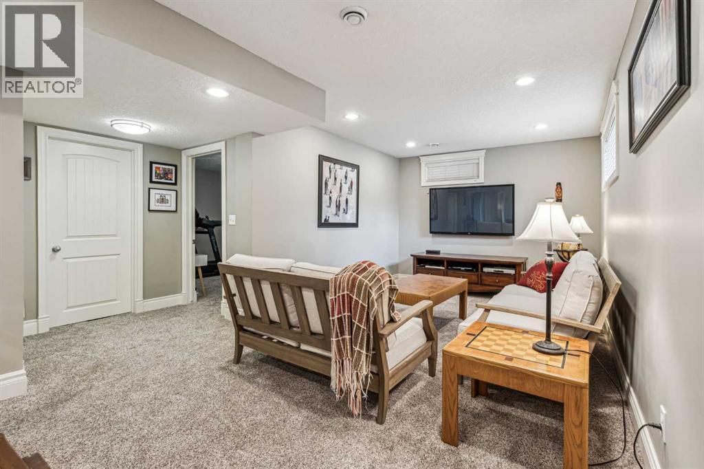 315 45 Avenue SW - 25
