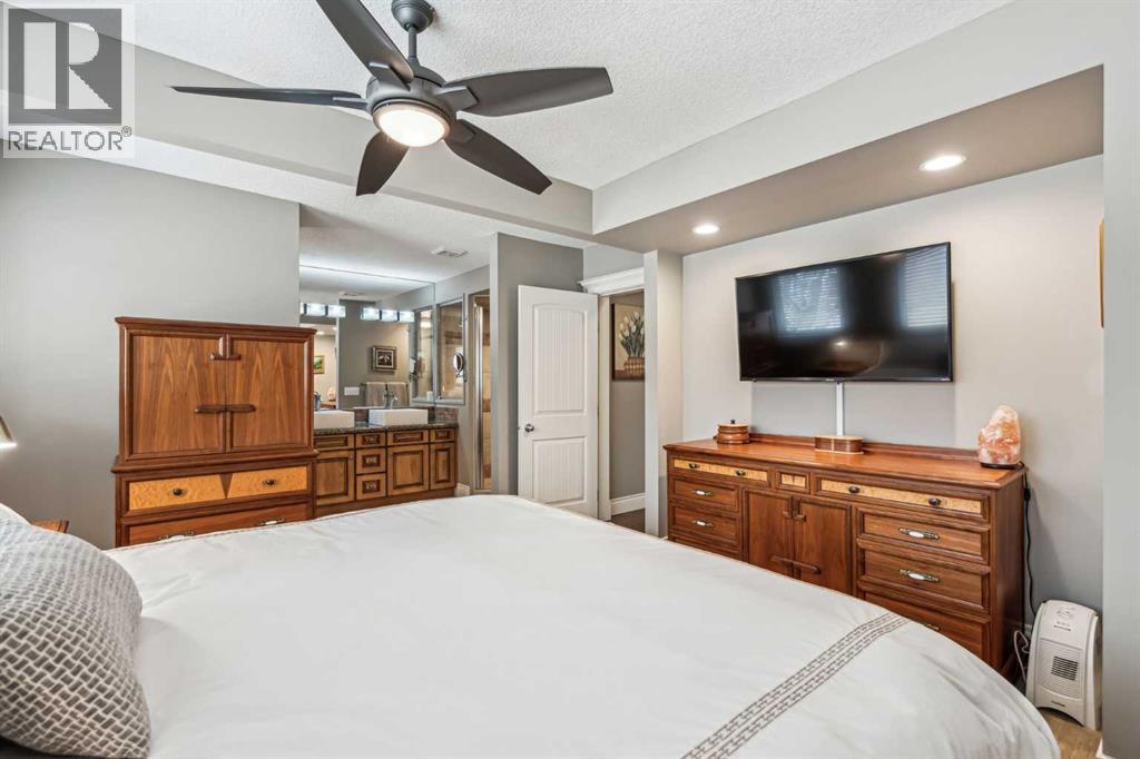 315 45 Avenue SW - 17