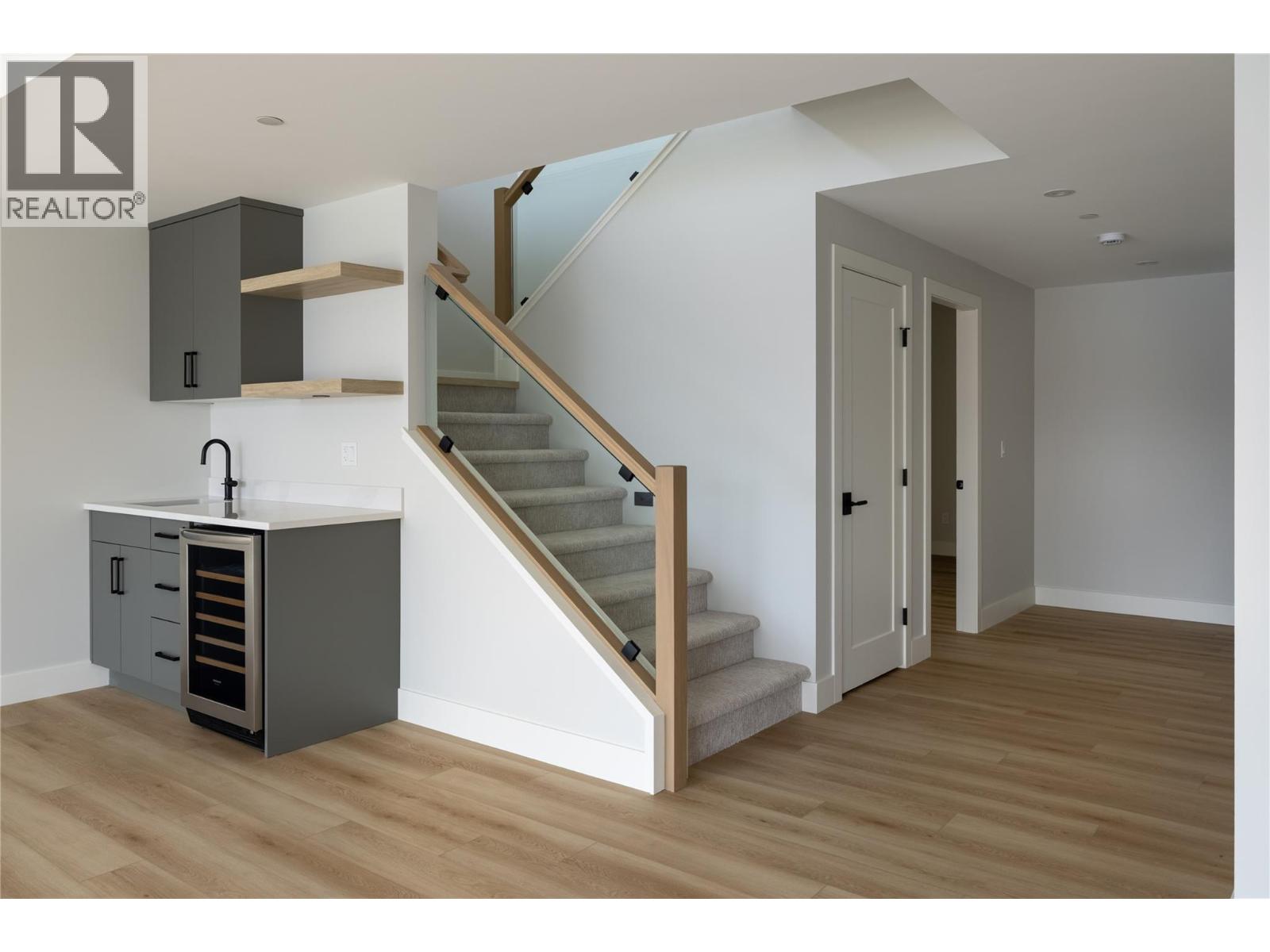 8828 Oxford Road - 44