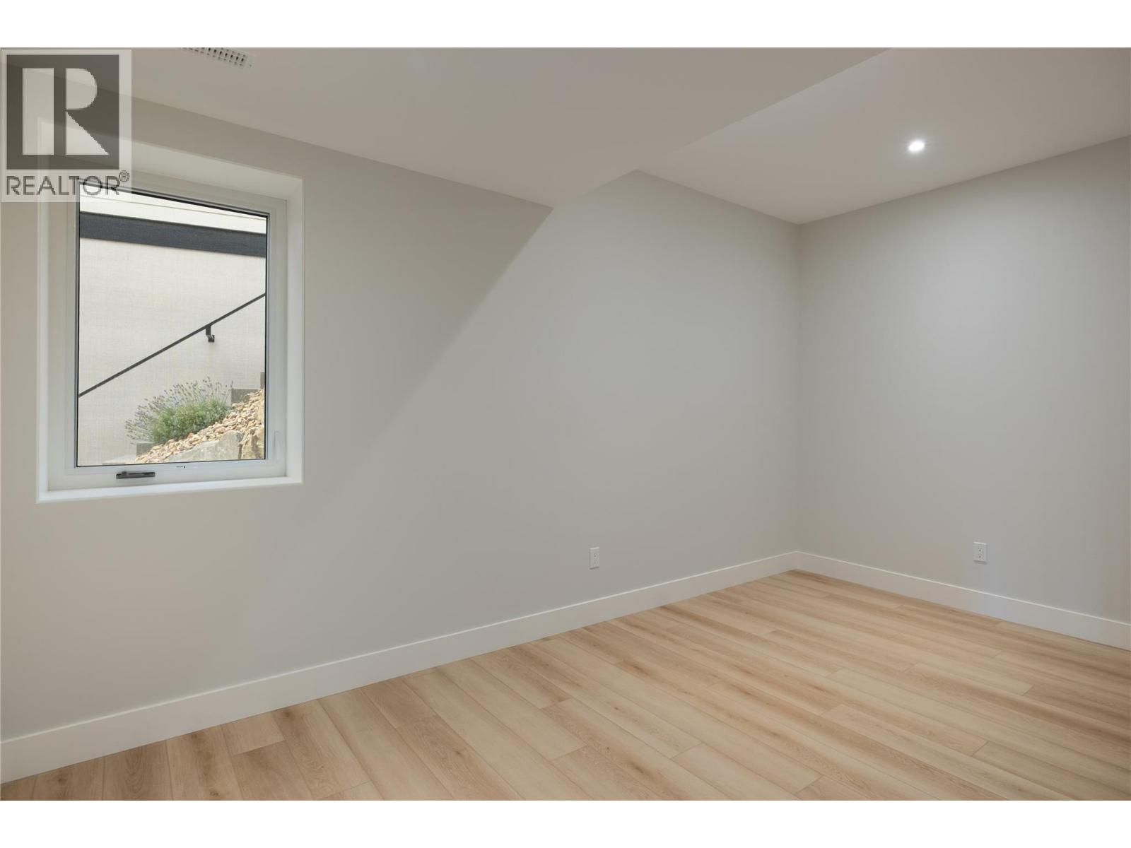 8828 Oxford Road - 45