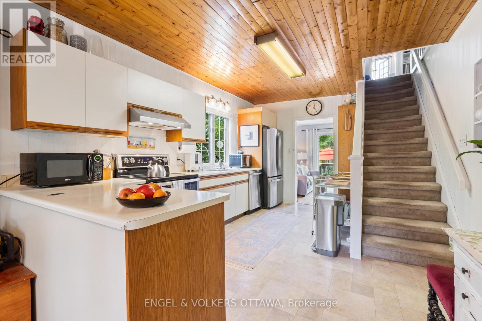 1119 TIGHE STREET - 10