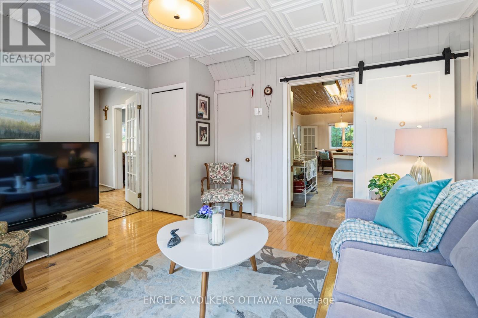 1119 TIGHE STREET - 13