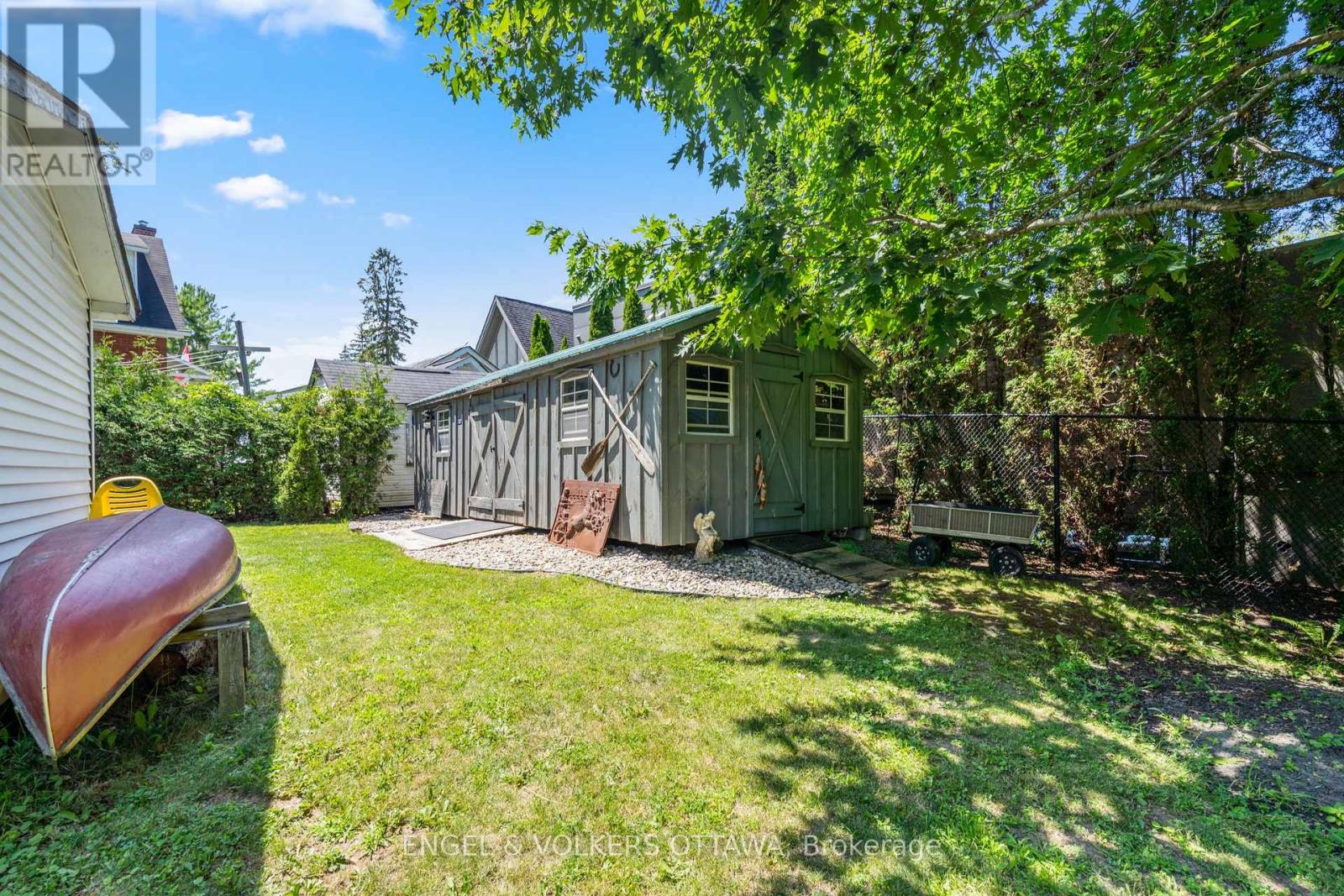 1119 TIGHE STREET - 20
