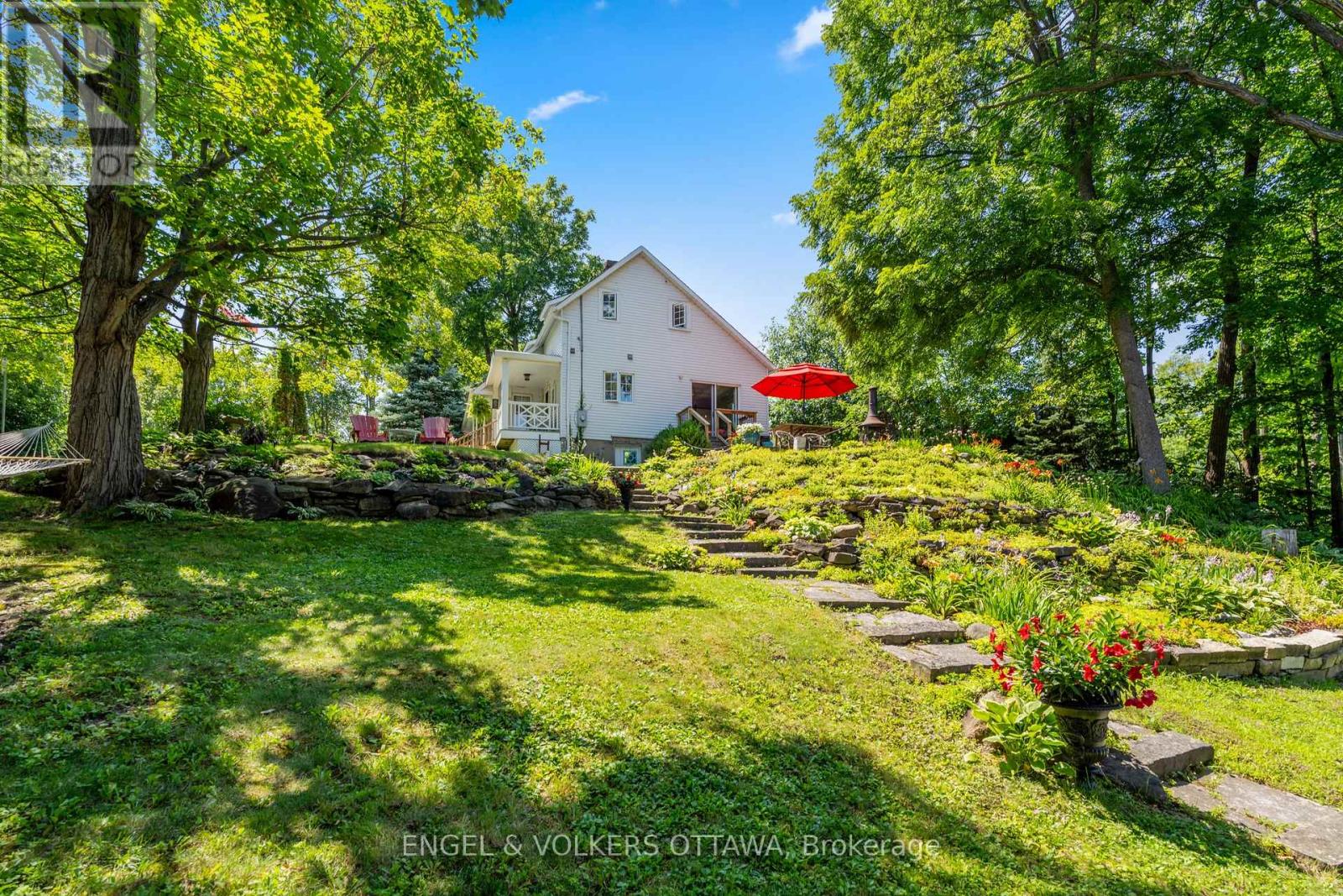 1119 TIGHE STREET - 23