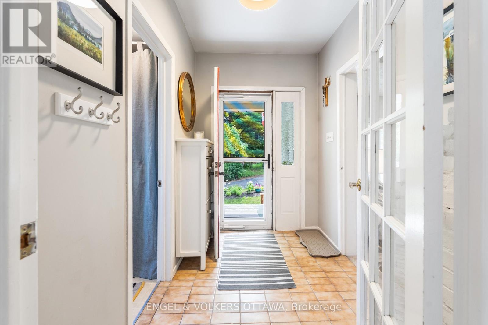 1119 TIGHE STREET - 8