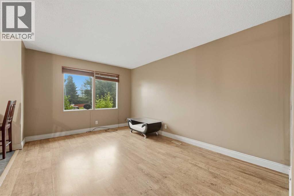 945 Marcombe Drive NE - 5