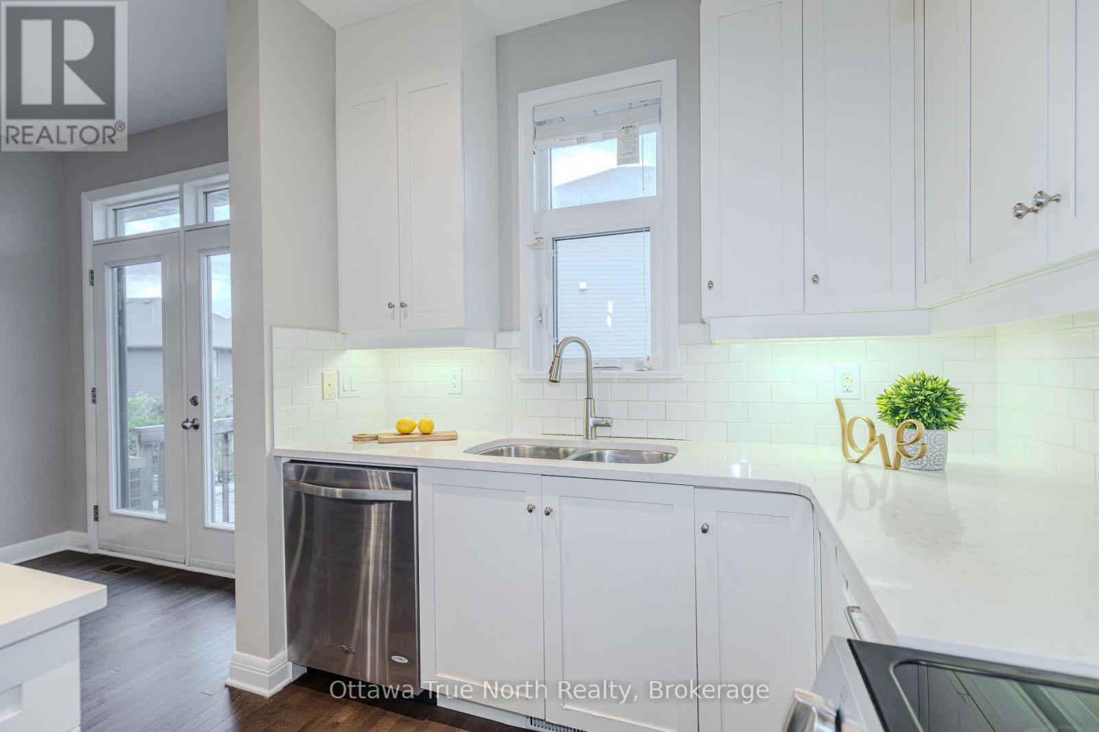 373 HUNTSVILLE DRIVE - 21