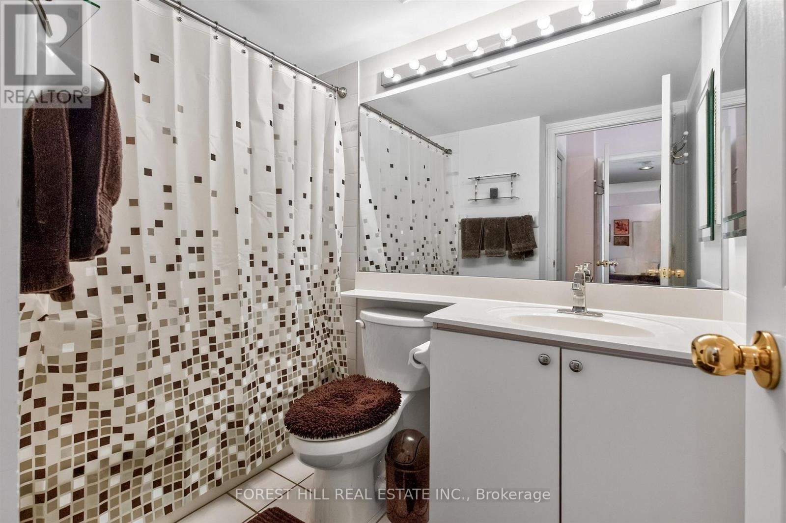 #1005 2 COVINGTON ROAD - 18