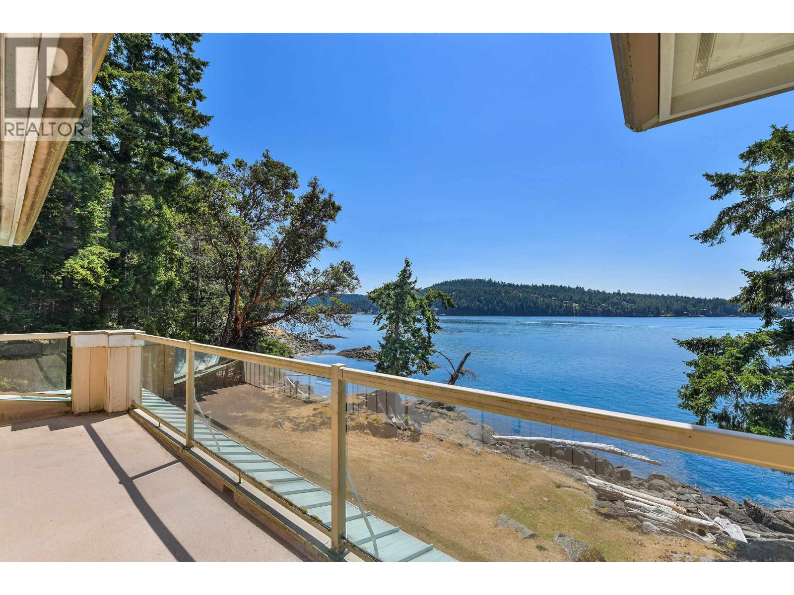 647 DINNER BAY ROAD, Mayne Island