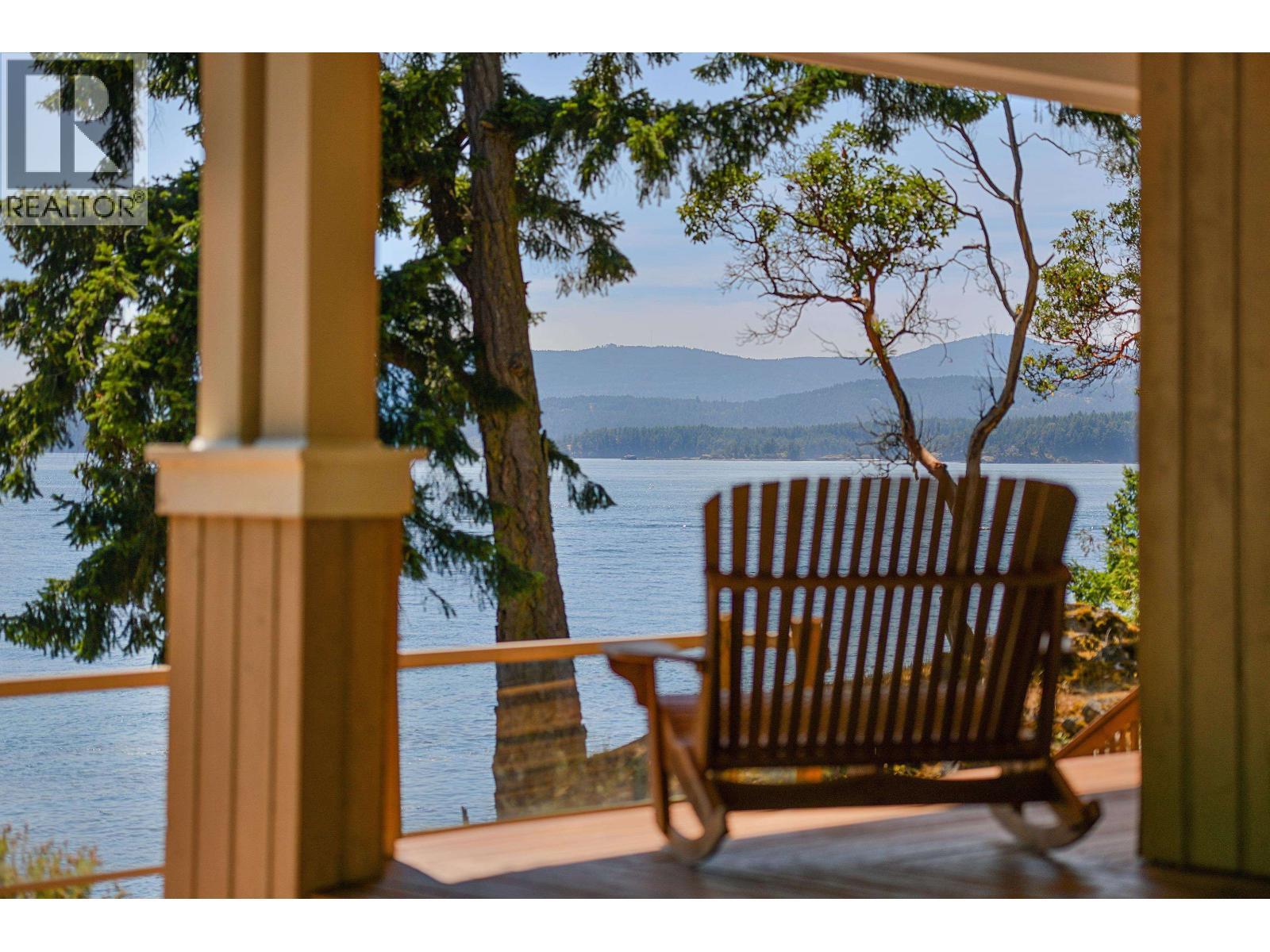 647 DINNER BAY ROAD, Mayne Island