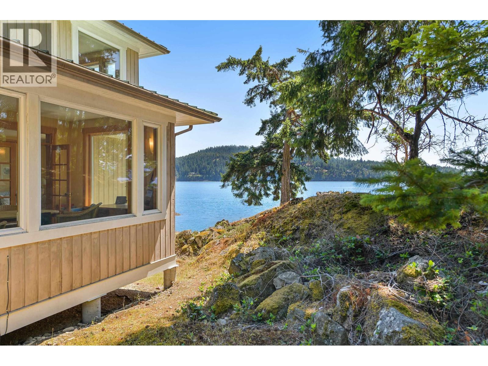 647 DINNER BAY ROAD, Mayne Island