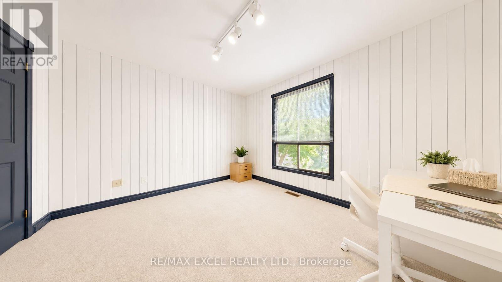 30 LAMBERT ROAD - 25