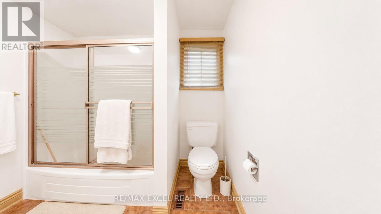 30 LAMBERT ROAD - 27