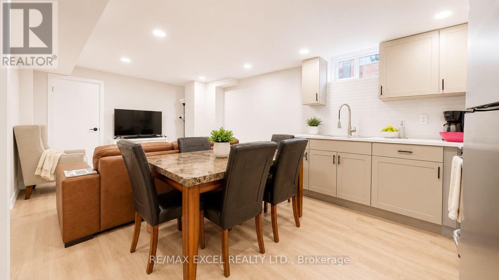 30 LAMBERT ROAD - 34