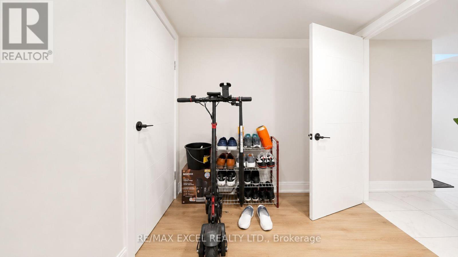 30 LAMBERT ROAD - 37