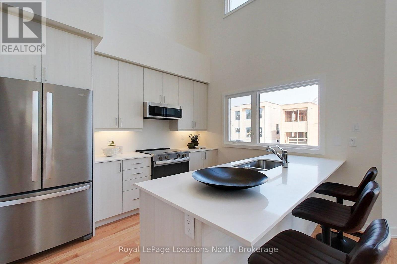 224 STONELEIGH DRIVE - 13