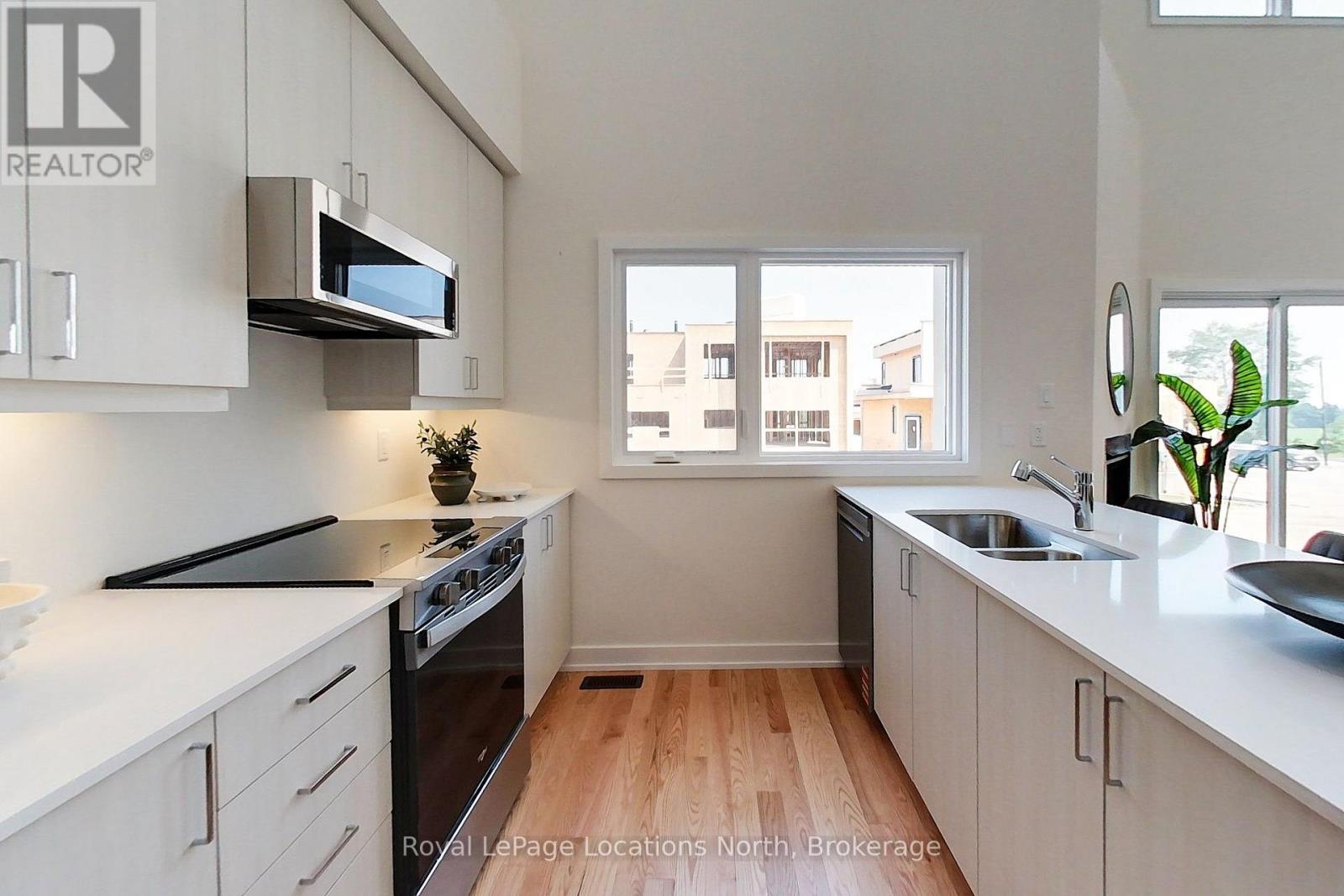 224 STONELEIGH DRIVE - 14