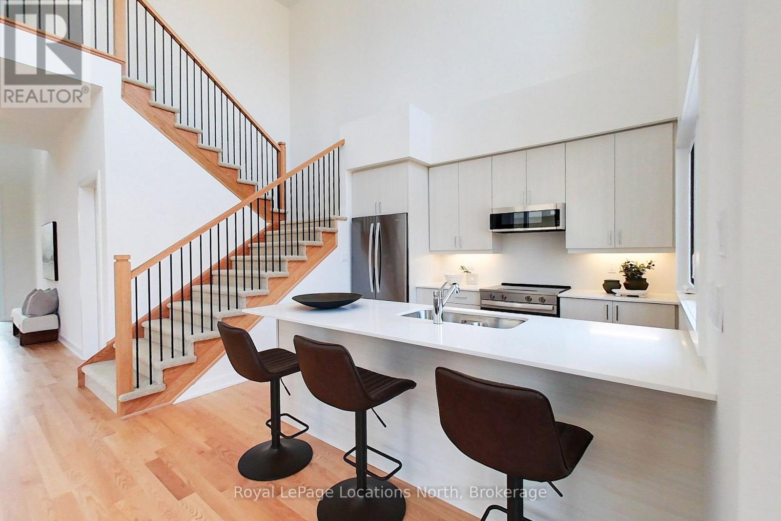 224 STONELEIGH DRIVE - 16