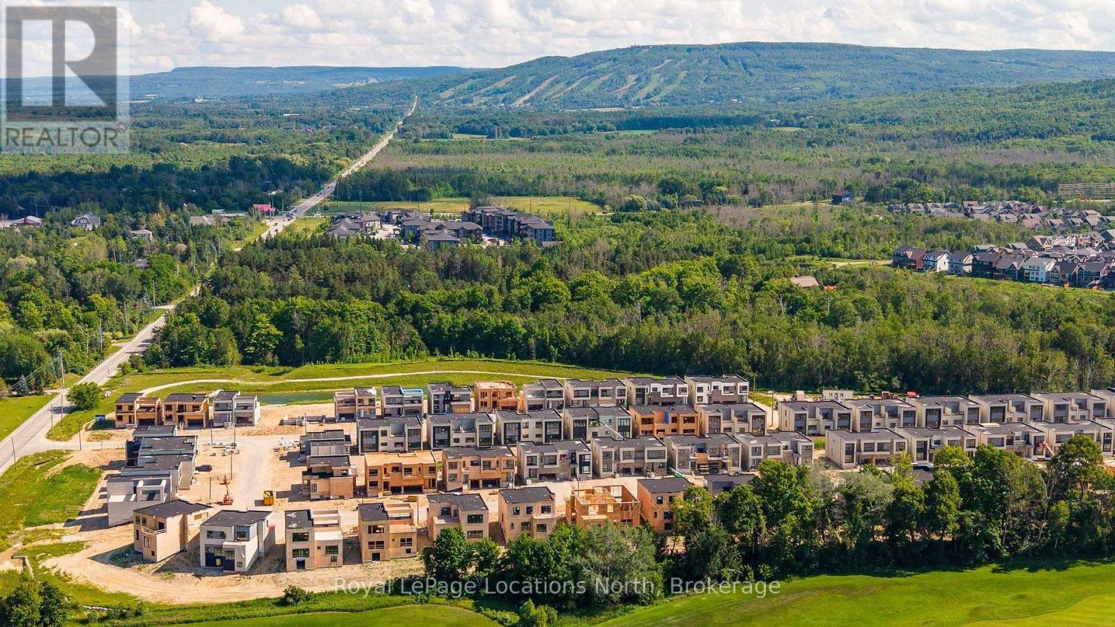 224 STONELEIGH DRIVE - 33