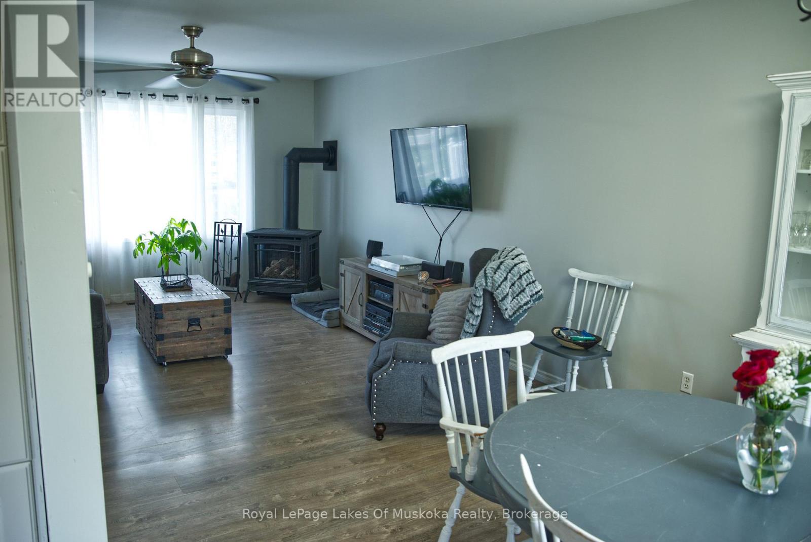 52 SUNSHINE STREET - 11