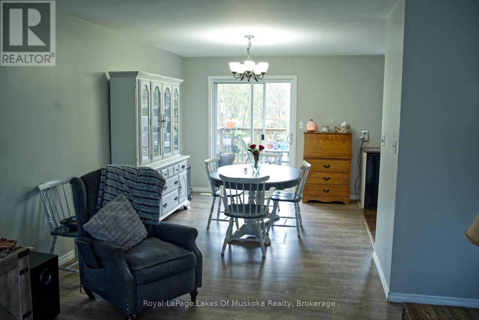 52 SUNSHINE STREET - 12