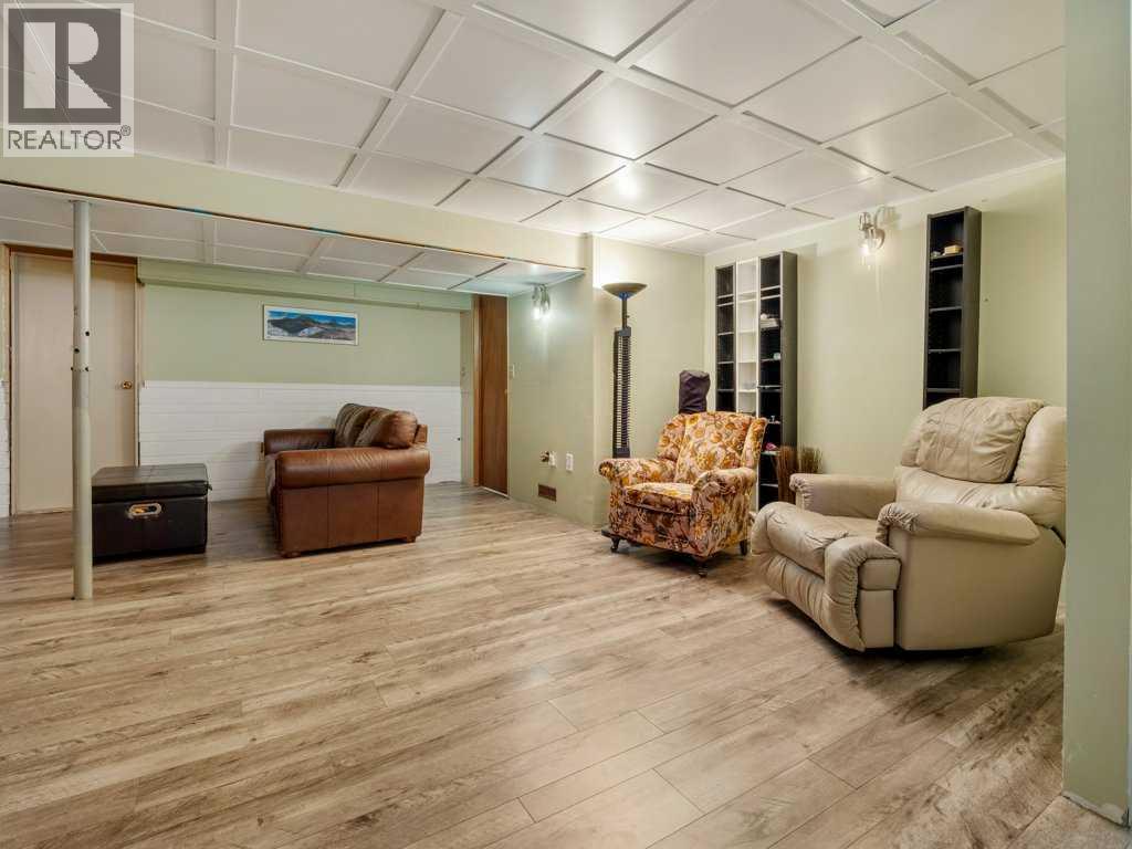 66 Pheasant Road N - 26
