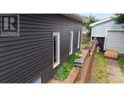 Foyer - 16 Rogers Avenue, Amherst, NS B4H2J7 Photo 10