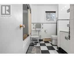 16 Rogers Avenue, Amherst, NS B4H2J7 Photo 30