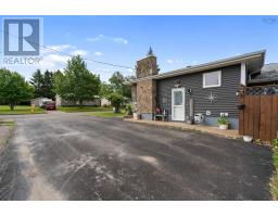 Bedroom - 16 Rogers Avenue, Amherst, NS B4H2J7 Photo 6