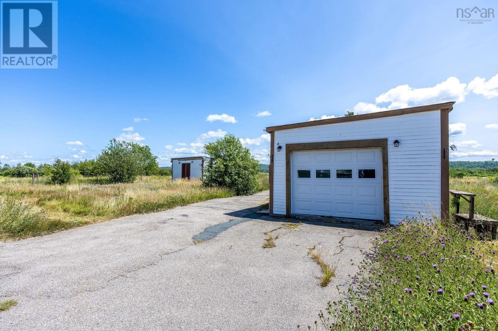 7426 1 Highway - 18