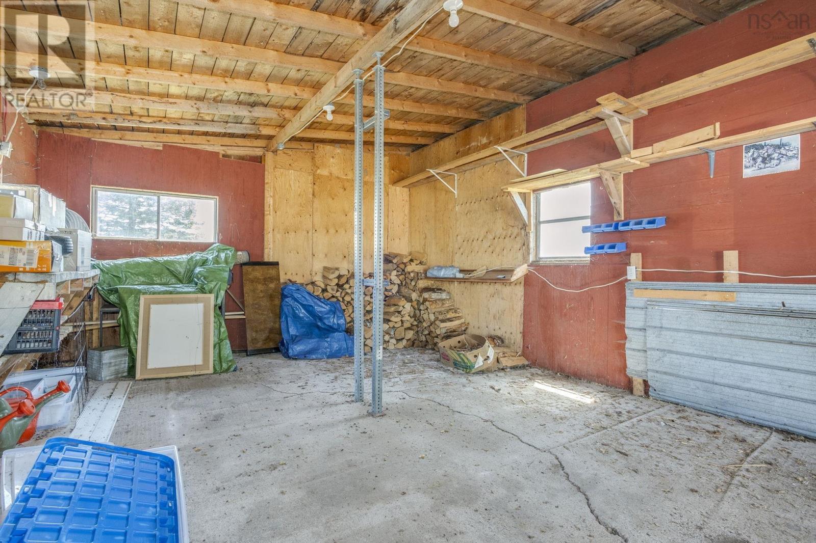7426 1 Highway - 19