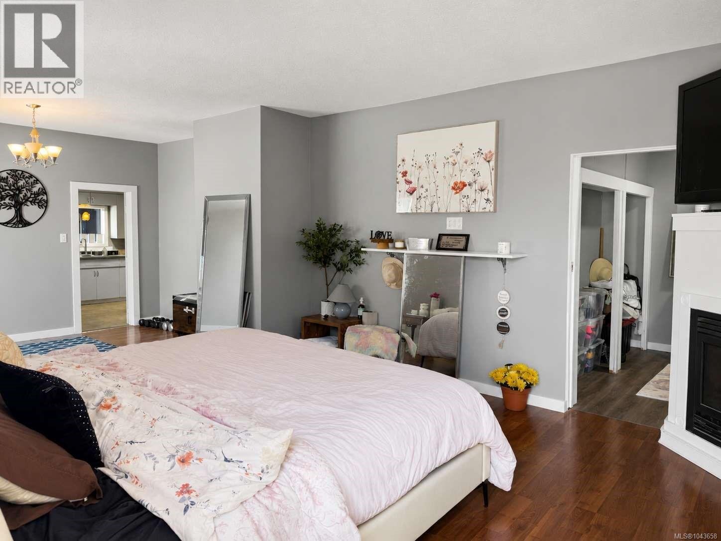 4586 Beale St - 14