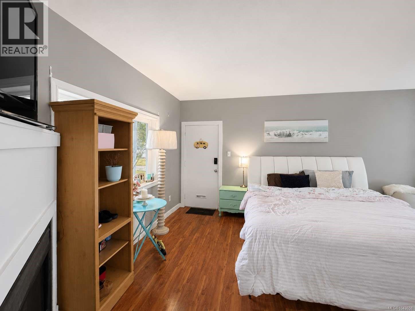 4586 Beale St - 16
