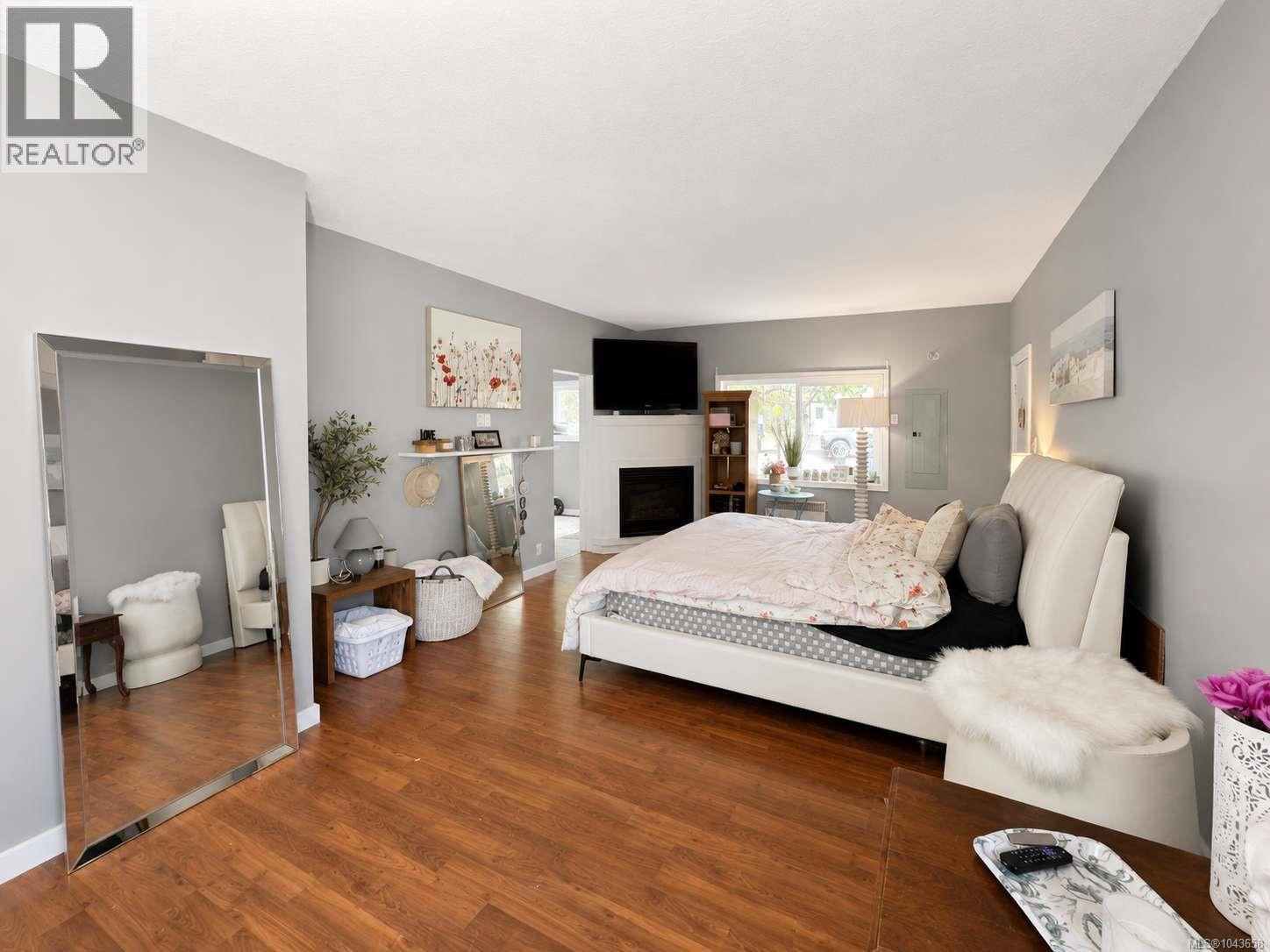 4586 Beale St - 18