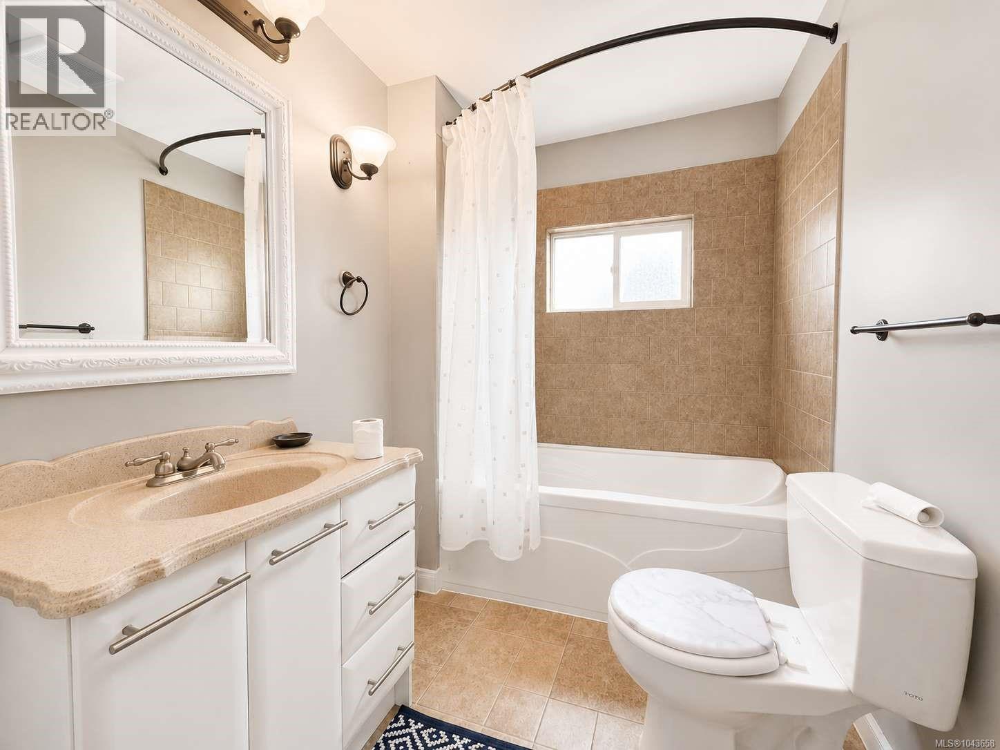 4586 Beale St - 30