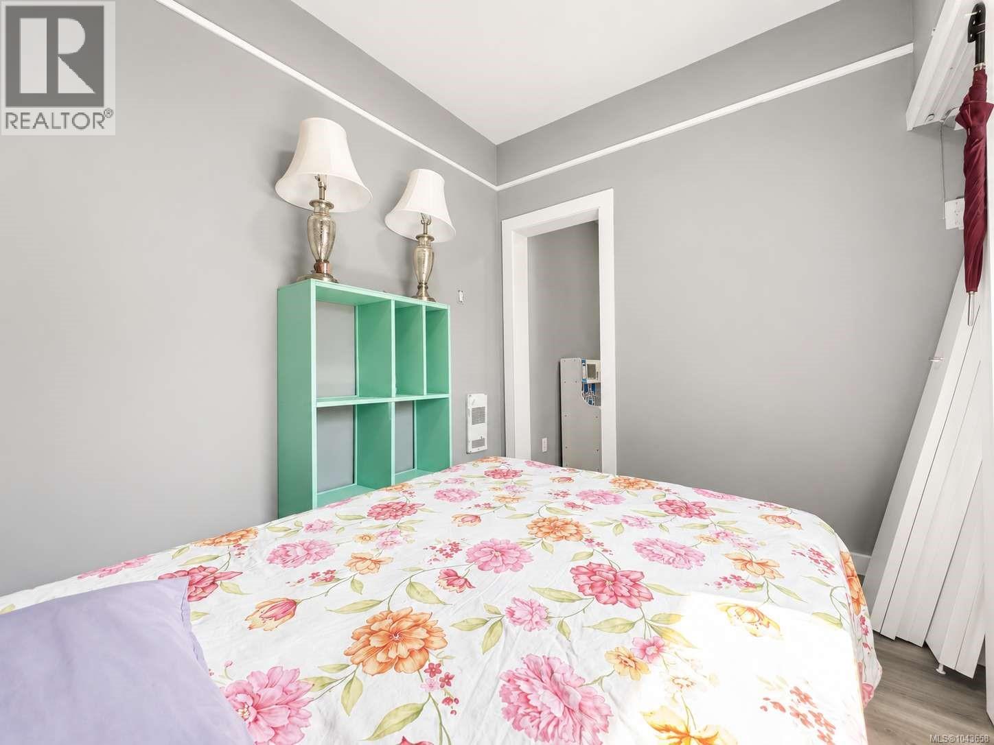 4586 Beale St - 35