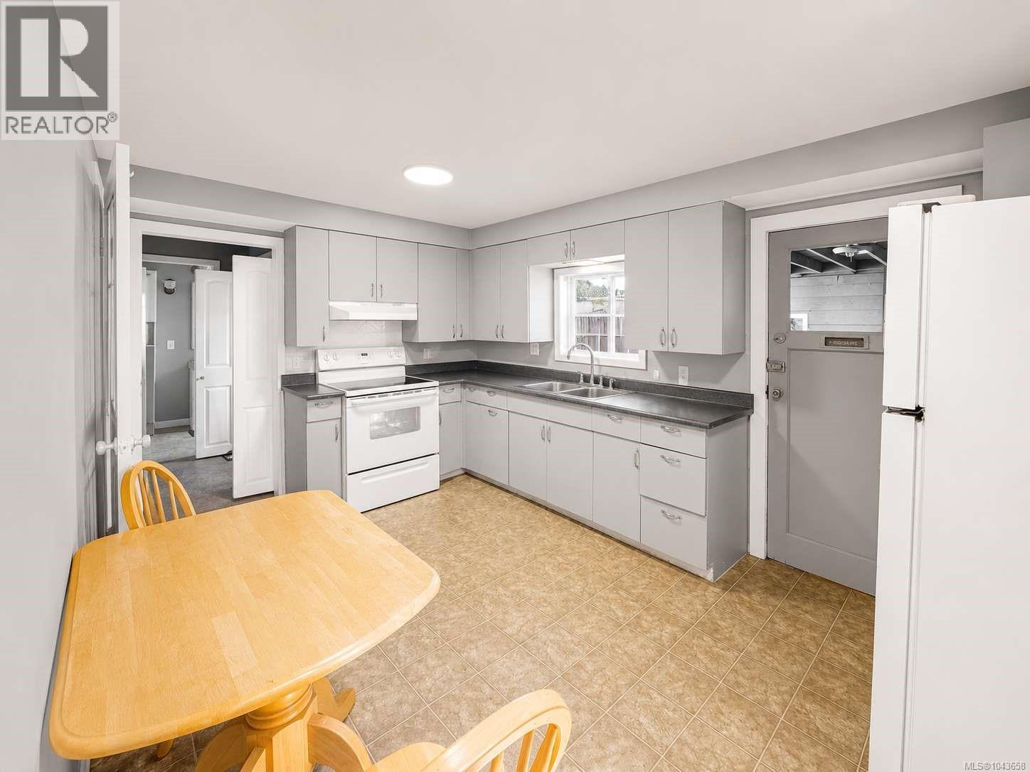 4586 Beale St - 36
